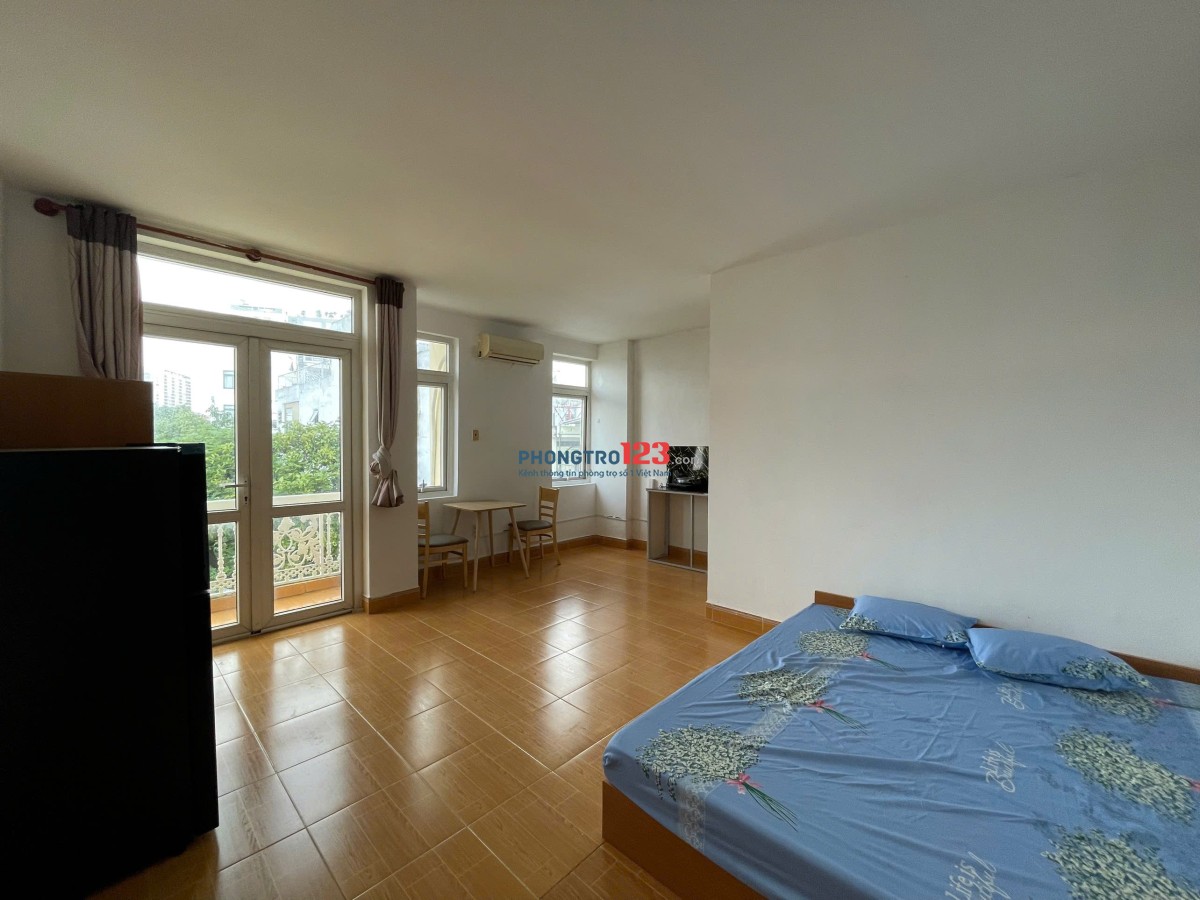 CĂN HỘ STUDIO BAN CÔNG – FULL NỘI THẤT, MÁY GIẶT RIÊNG – GẦN SÂN BAY TÂN SƠN NHẤT