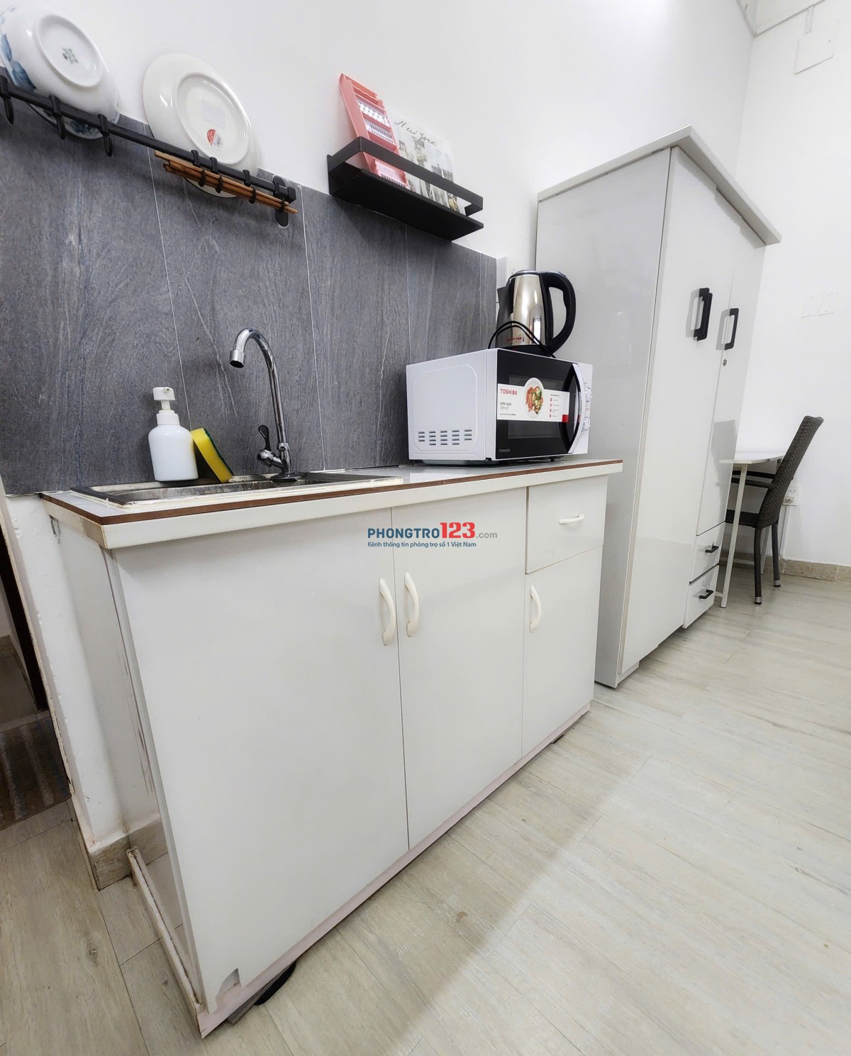 Phòng cho thuê gần chợ Tân Định đường Trần Nhật Duật full nội thất thuận tiện vào Hai Bà Trưng Q3