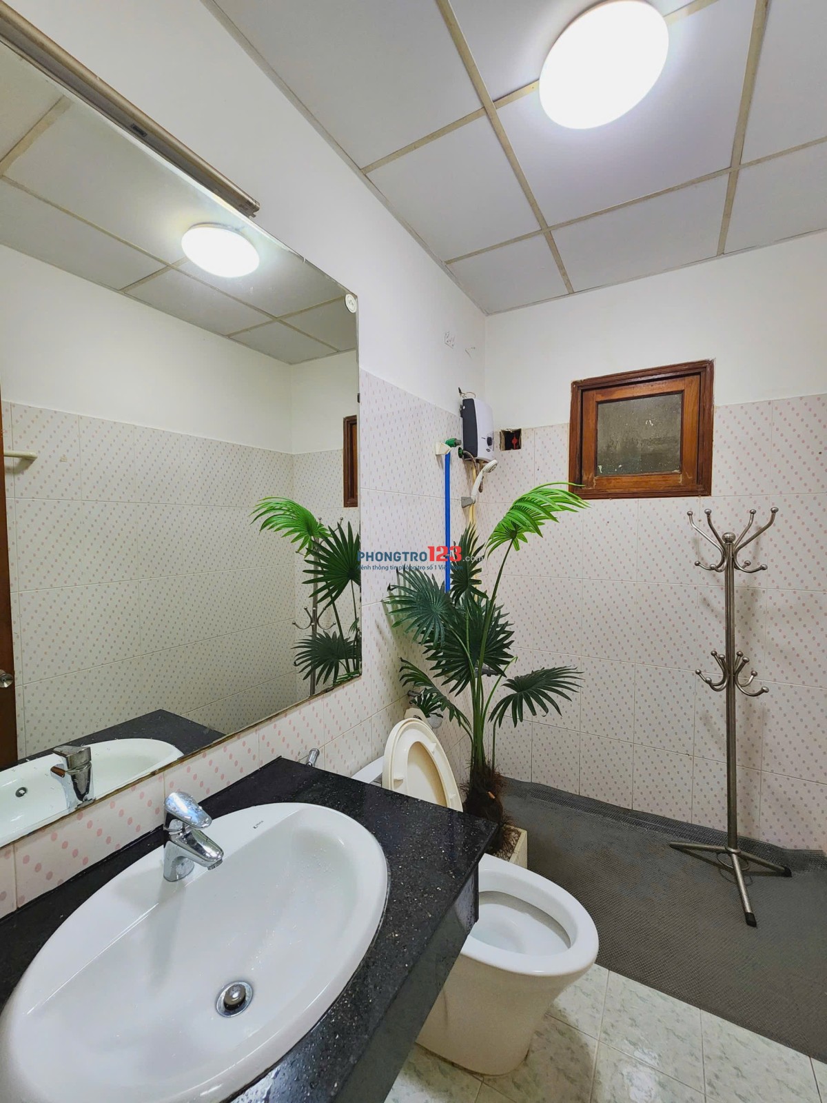 Phòng cho thuê gần chợ Tân Định đường Trần Nhật Duật full nội thất thuận tiện vào Hai Bà Trưng Q3