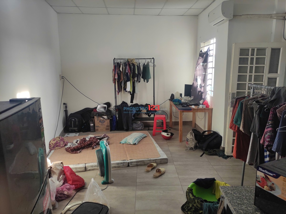 Pass phòng trọ ở đường số 4, phường linh tây, tp thủ đức. diện tích tầm 20m2