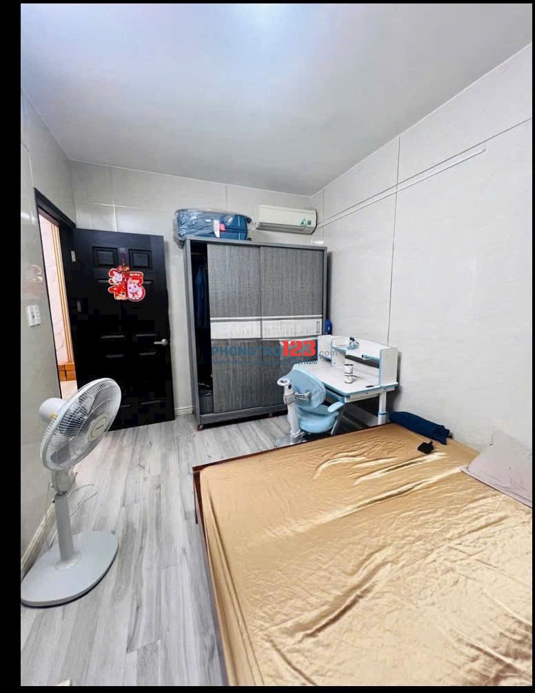 Cho thuê căn 2p ngủ, đủ nội thất giá 9tr, C/c Tân Hương, Tân Phú