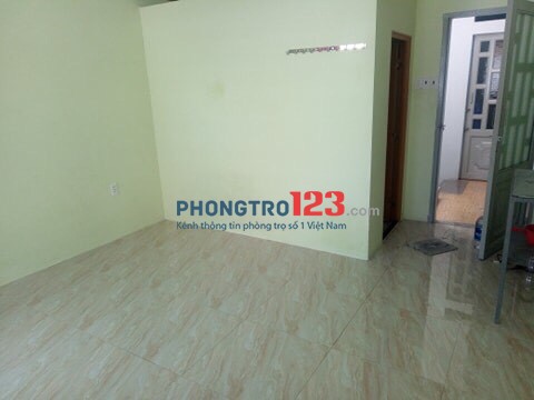 PHÒNG TRỌ CÓ BAN CÔNG TOLLET RIÊNG RỘNG SẠCH