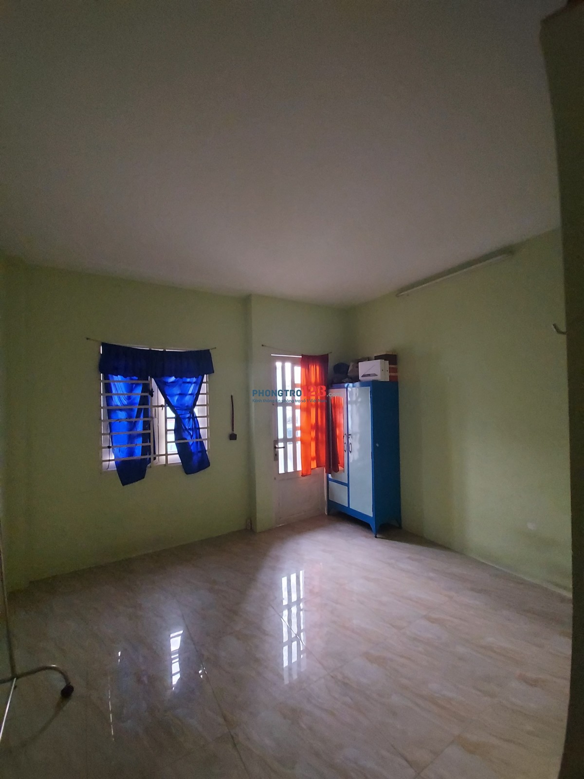 PHÒNG TRỌ CÓ BAN CÔNG TOLLET RIÊNG RỘNG SẠCH