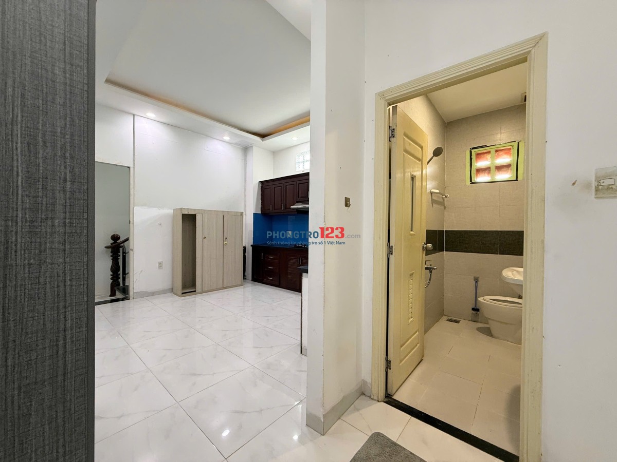 Chính chủ cho thuê phòng trọ sát TTTM Gigamall Thủ Đức, full nội thất