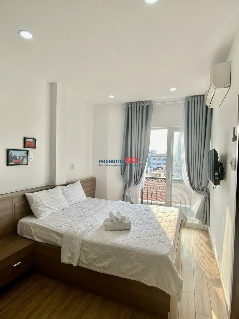 Cho thuê chdv 40m2 full nội thất có ban công ở đường Hoa Mai Q. Phú Nhuận gần Q1, Q3, Q. Bình Thạnh