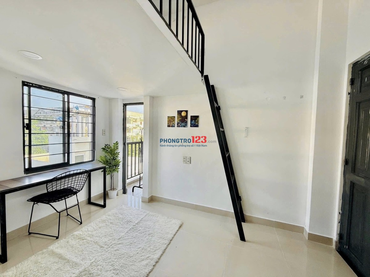 CHO THUÊ PHÒNG TRỌ GẦN CHỢ BÀ CHIỂU BAN CÔNG THOÁNG CÓ GÁC - NƠ TRANG LONG BÌNH THẠNH - 0334998413