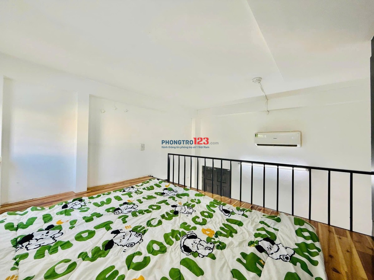 Phòng xinh dạng duplex có ban công, cửa sổ trời cực thoáng