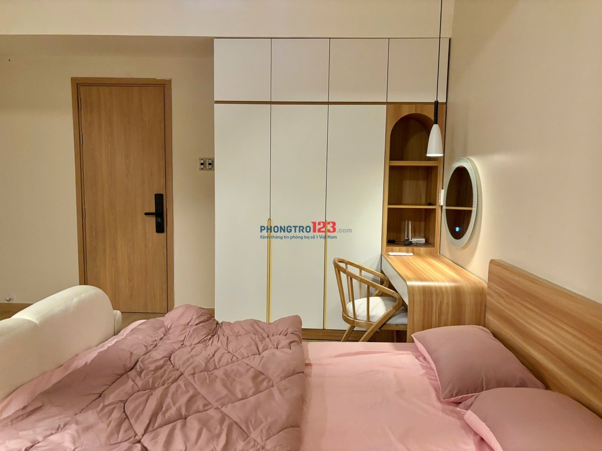 Cho thuê căn hộ studio Quận 10 Ban công rộng, gần Vạn Hạnh Mall, Đh Bách Khoa, Huflit,…