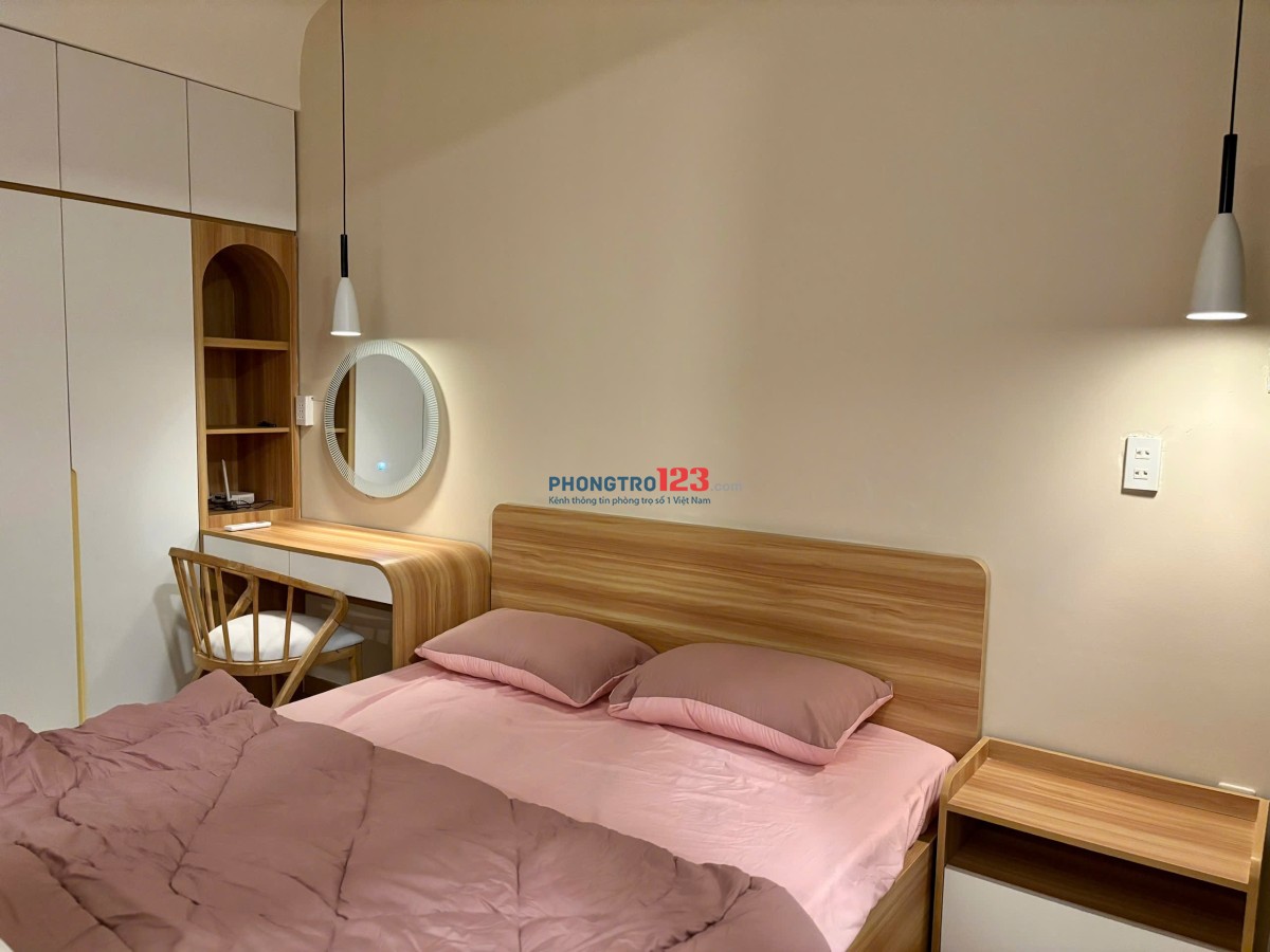 Cho thuê căn hộ studio Quận 10 Ban công rộng, gần Vạn Hạnh Mall, Đh Bách Khoa, Huflit,…