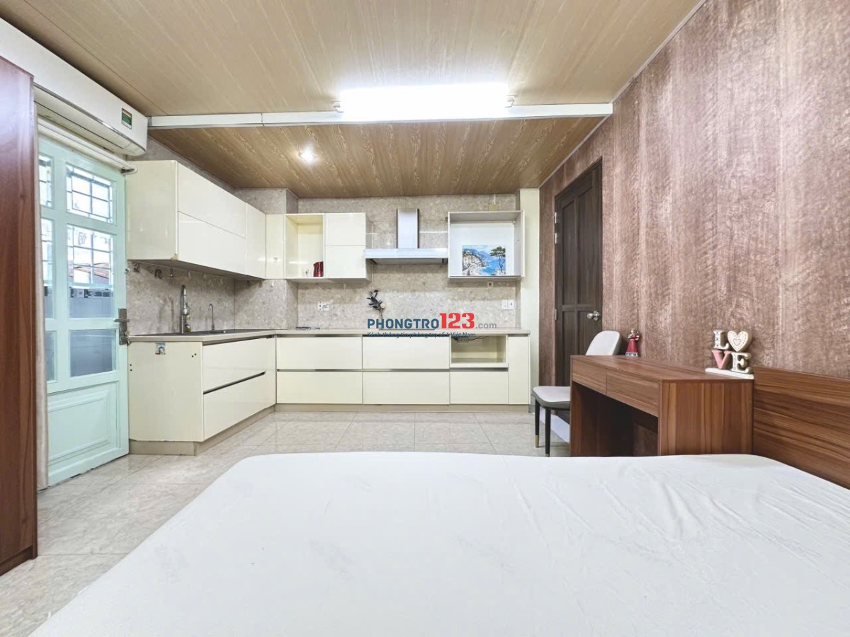 CĂN STUDIO GỖ ẤM CÚNG - CÓ HÚT MÙI, SÂN SAU - CMT8 QUẬN 3