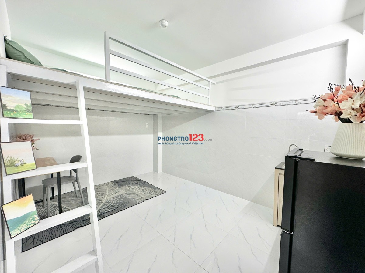 CHO THUÊ PHÒNG TRỌ - SẴN MÁY LẠNH - TỦ LẠNH - NGAY CÔNG VIÊN LÀNG HOA