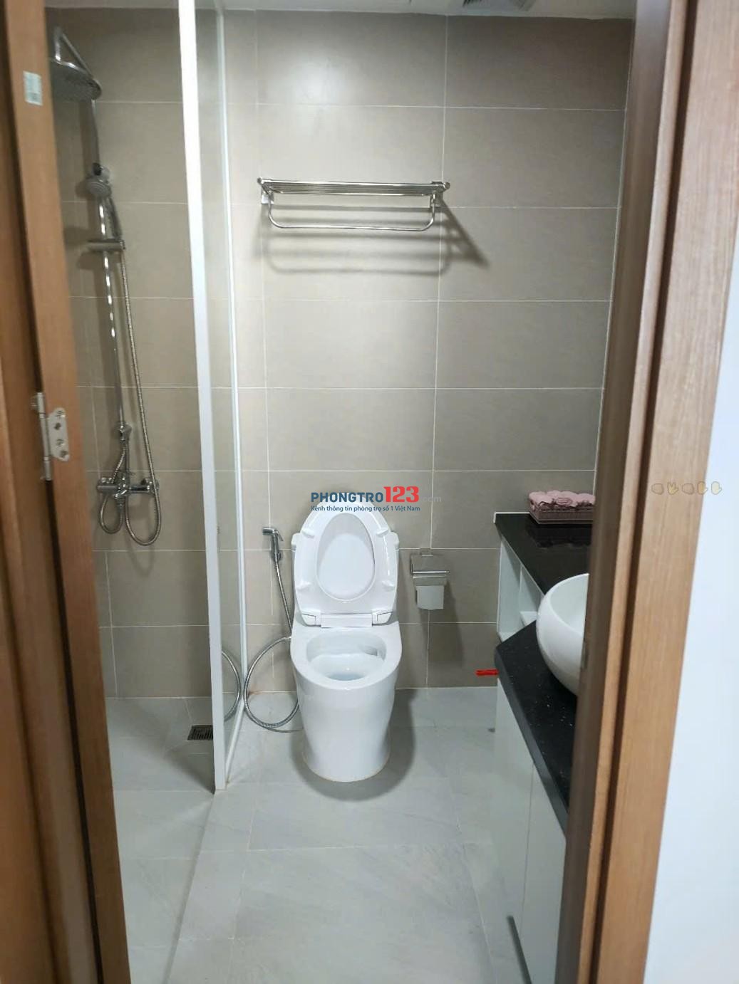 Căn hộ Oriental Plaza, Tân Phú căn 2p ngủ full nội thất giá 12,5tr