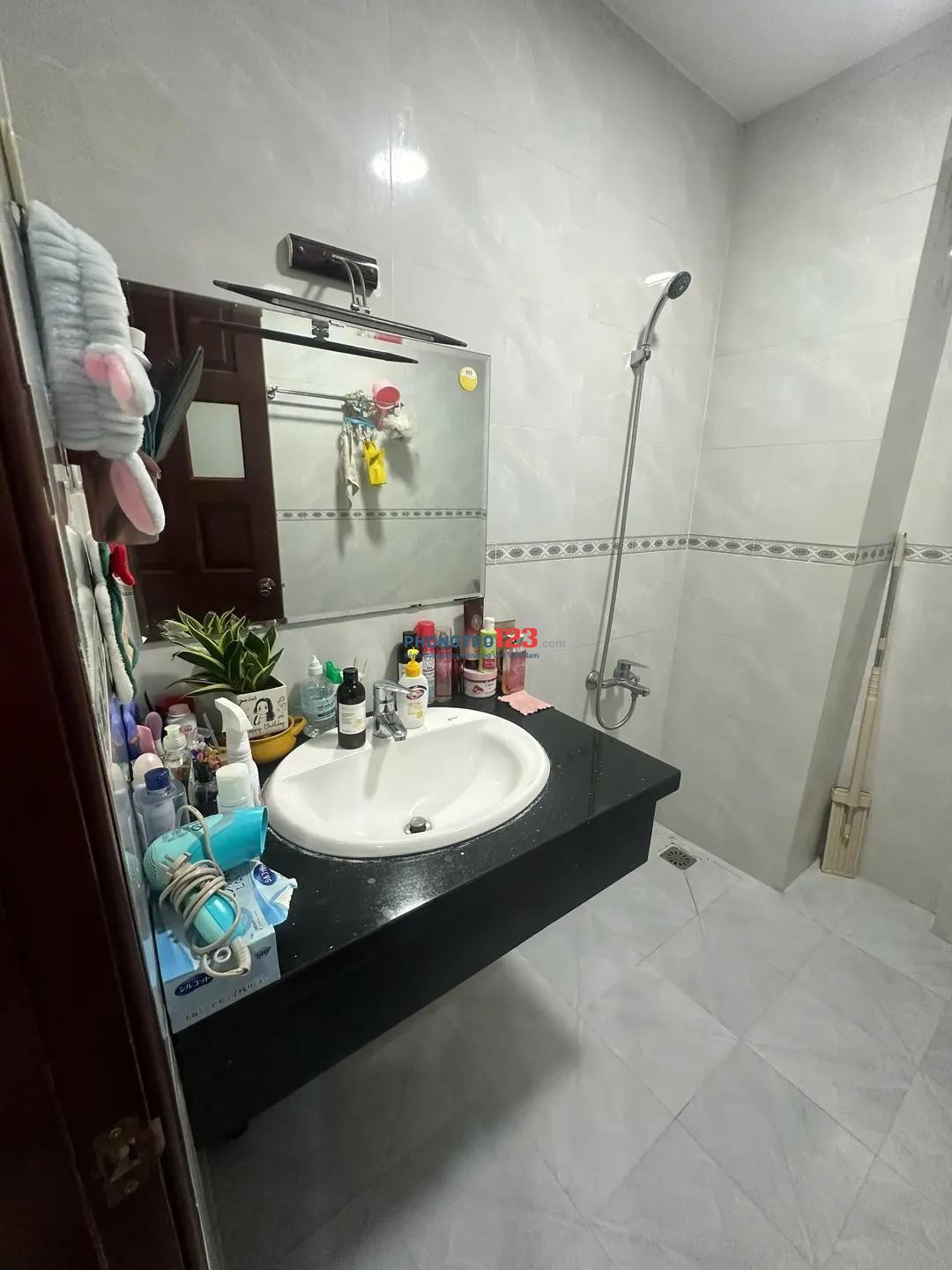 Phòng studio - Cửa Sổ Thoáng Mát - Full Nội Thất - Nguyễn Hữu Cảnh gần Cầu Sài Gòn