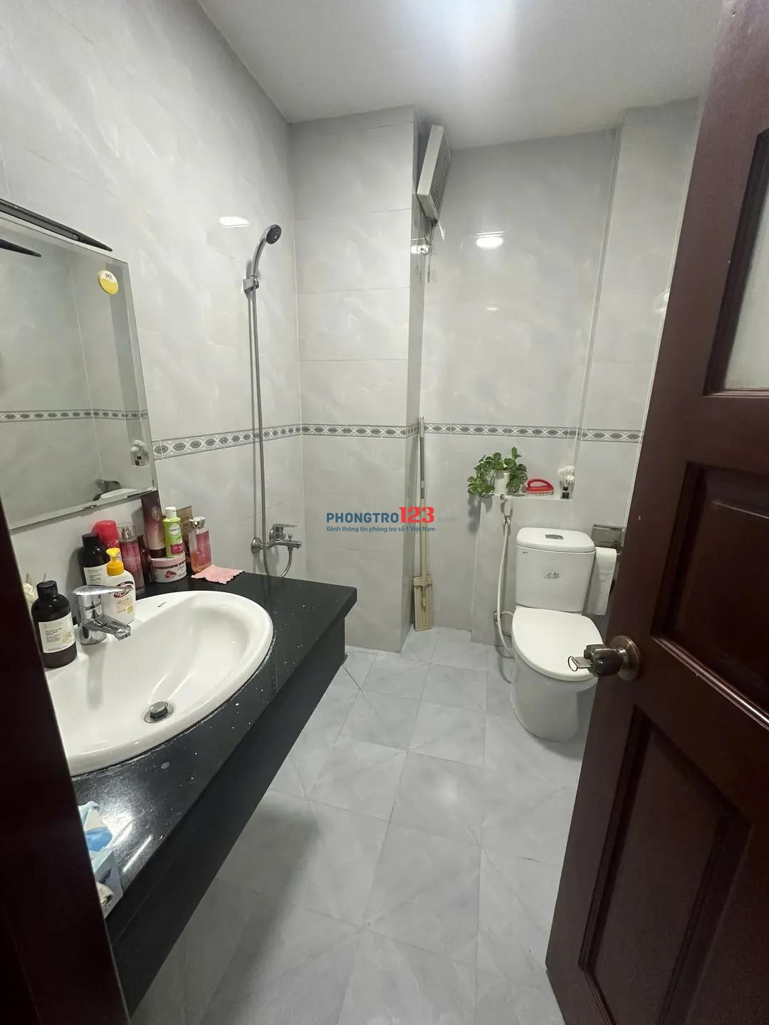 Phòng studio - Cửa Sổ Thoáng Mát - Full Nội Thất - Nguyễn Hữu Cảnh gần Cầu Sài Gòn