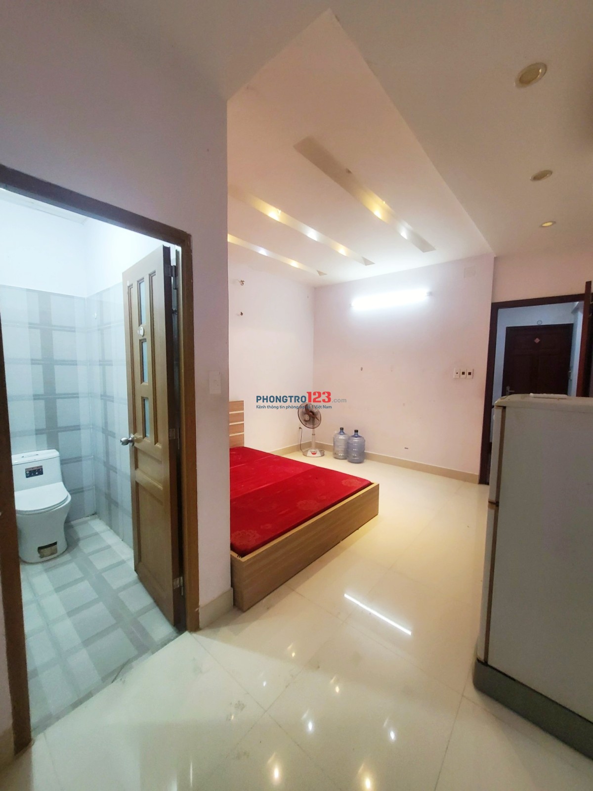 Phòng máy lạnh 3,5 triệu. Đường Điện Biên Phủ. P10. Q10