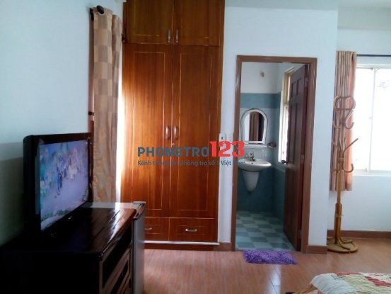 Phòng quận 10 dt 24 m2. đủ tiện nghi . 4tr/th