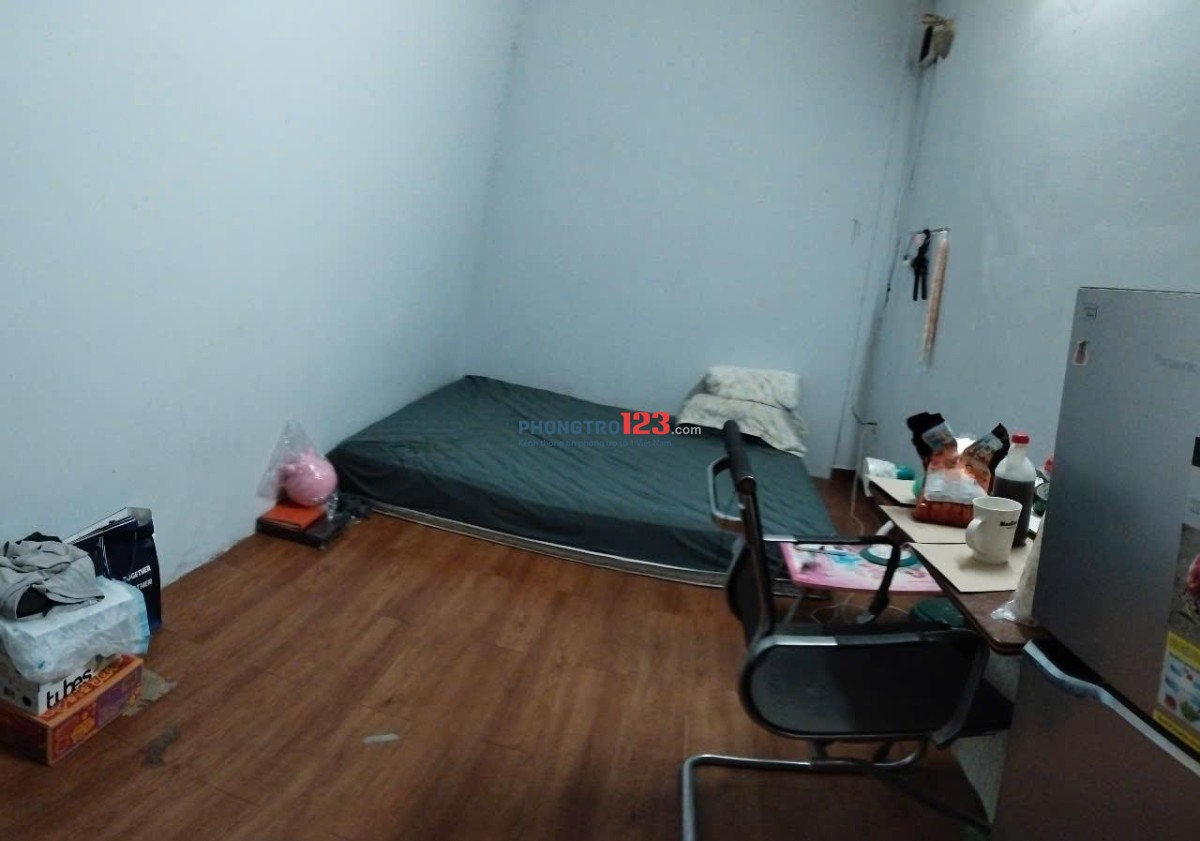 Cho thuê phòng mặt tiền 188 Đinh Bộ Lĩnh, 20m2, NT cơ bản, 3tr