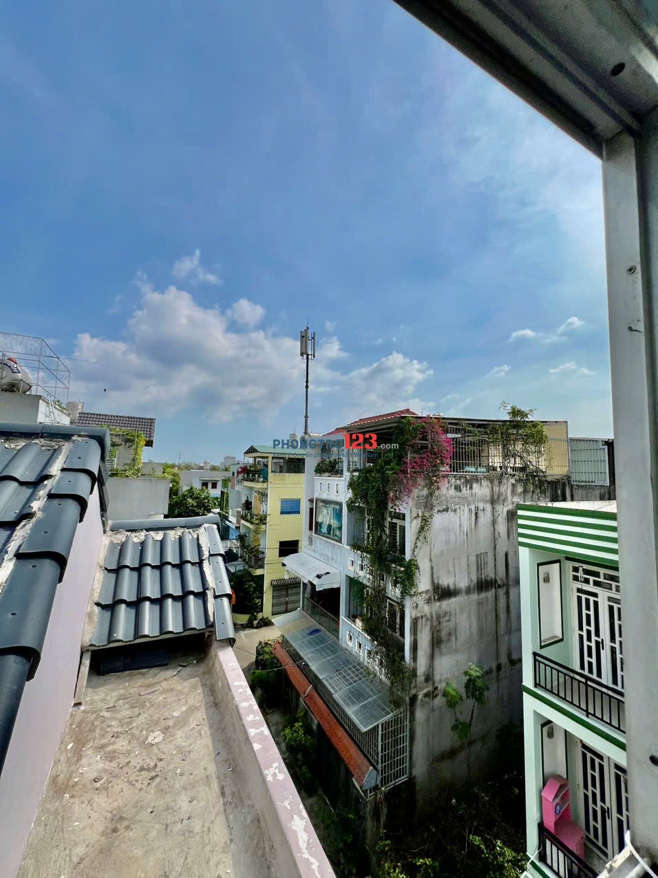 căn hộ dịch vụ ngay Khang Điền, Nguyễn Duy Trinh. 25m² - 2.5triệu. bancony, máy lạnh