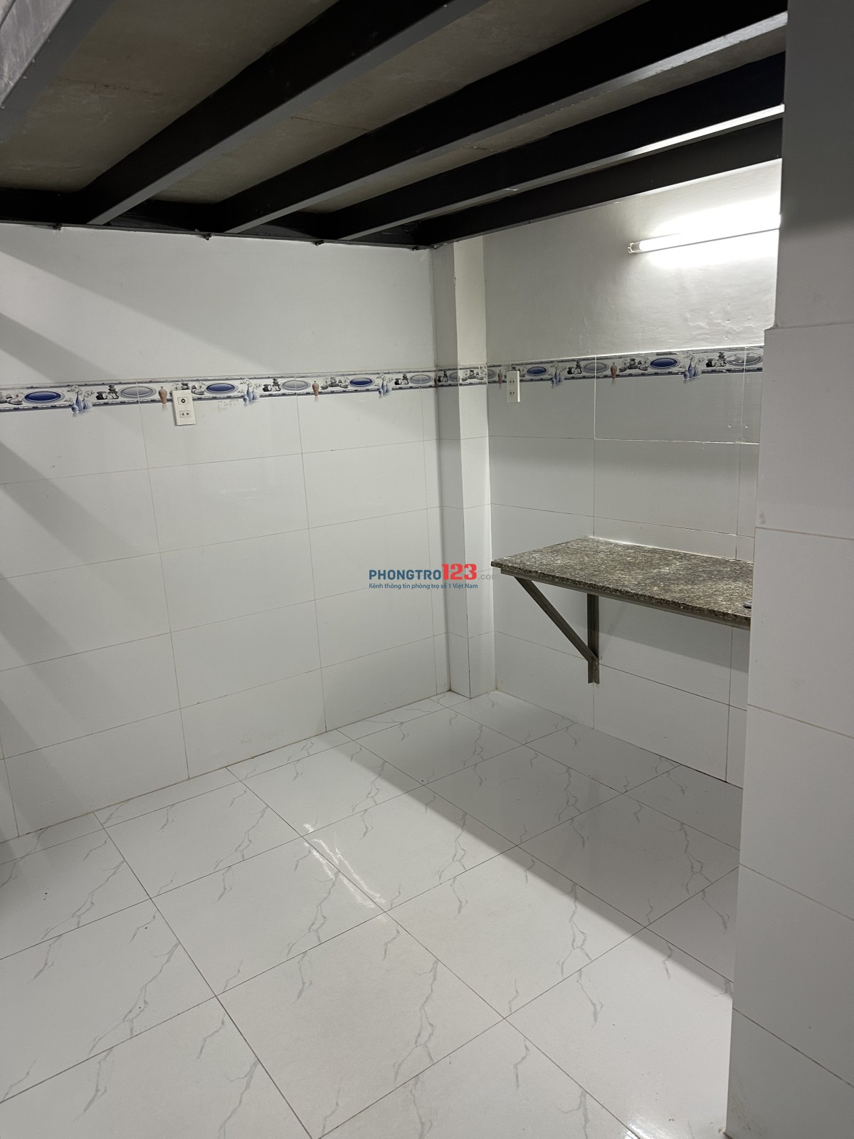 CHO THUÊ PHÒNG TRỌ HẼM 1135 Sạch sẽ thoáng mát phòng mới