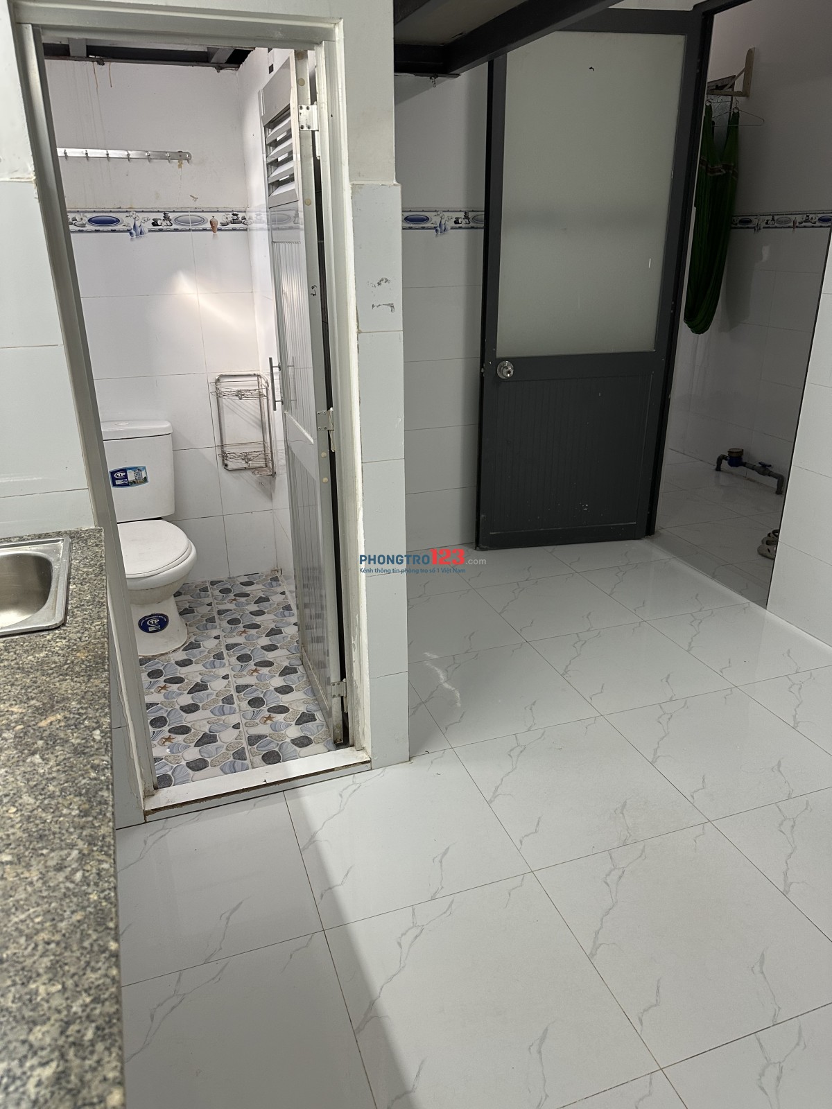 CHO THUÊ PHÒNG TRỌ HẼM 1135 Sạch sẽ thoáng mát phòng mới