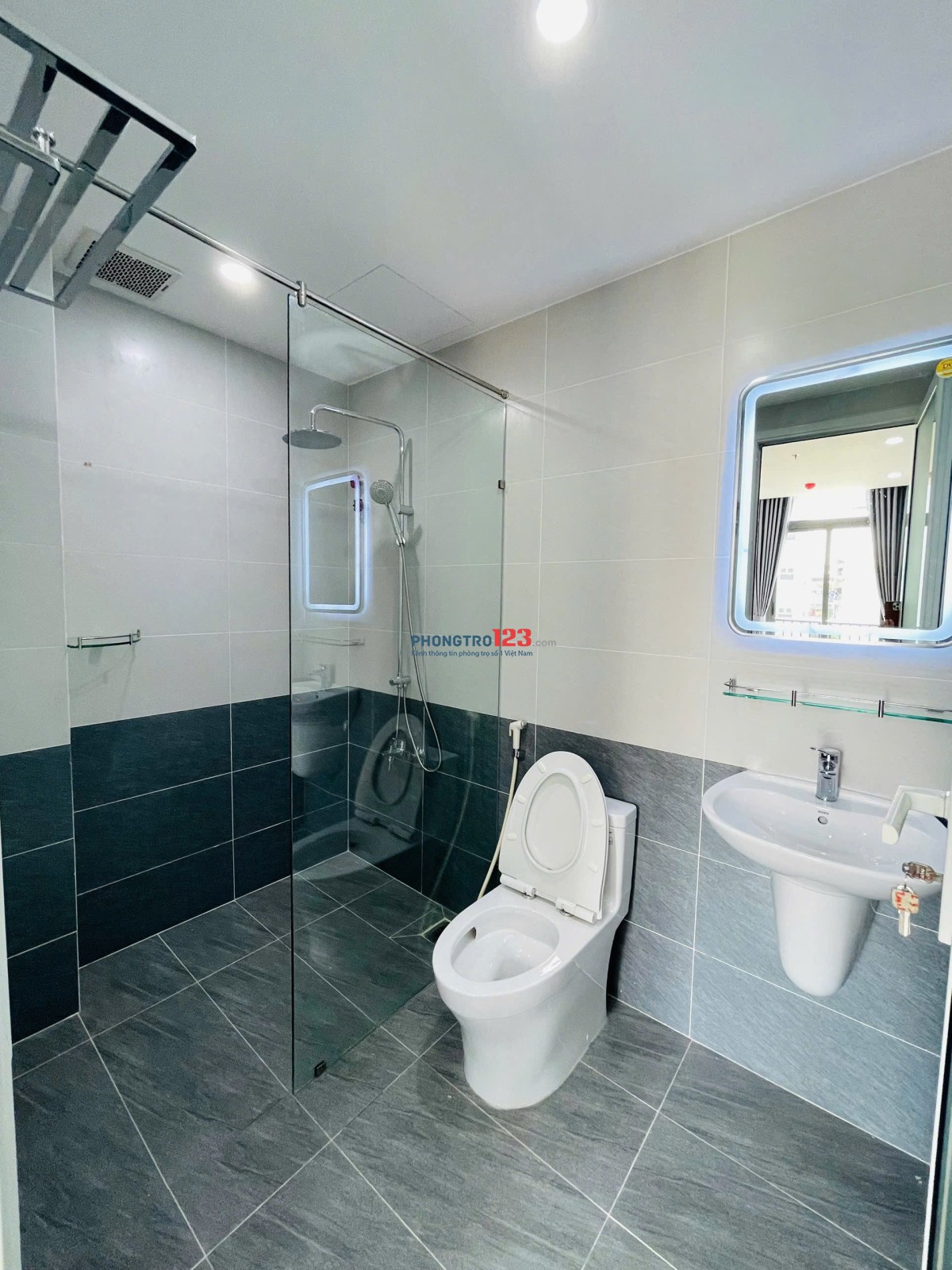 Cho Thuê Căn Hộ 1PN Full Nội Thất Máy Giặt Riêng Có Thang Máy Gần Toà Nhà Viettel Quận 10