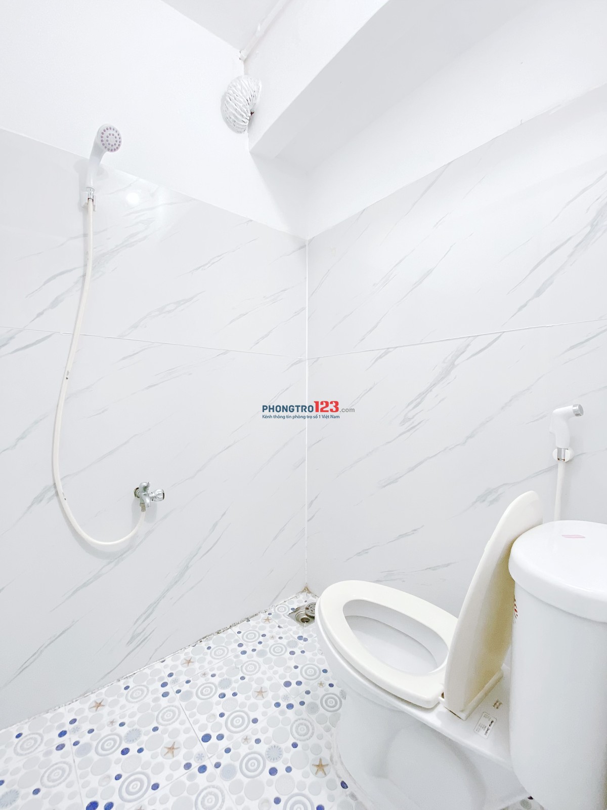 CHÍNH CHỦ TRỐNG PHÒNG CỬA SỔ TẠI ĐIỆN BIÊN PHỦ