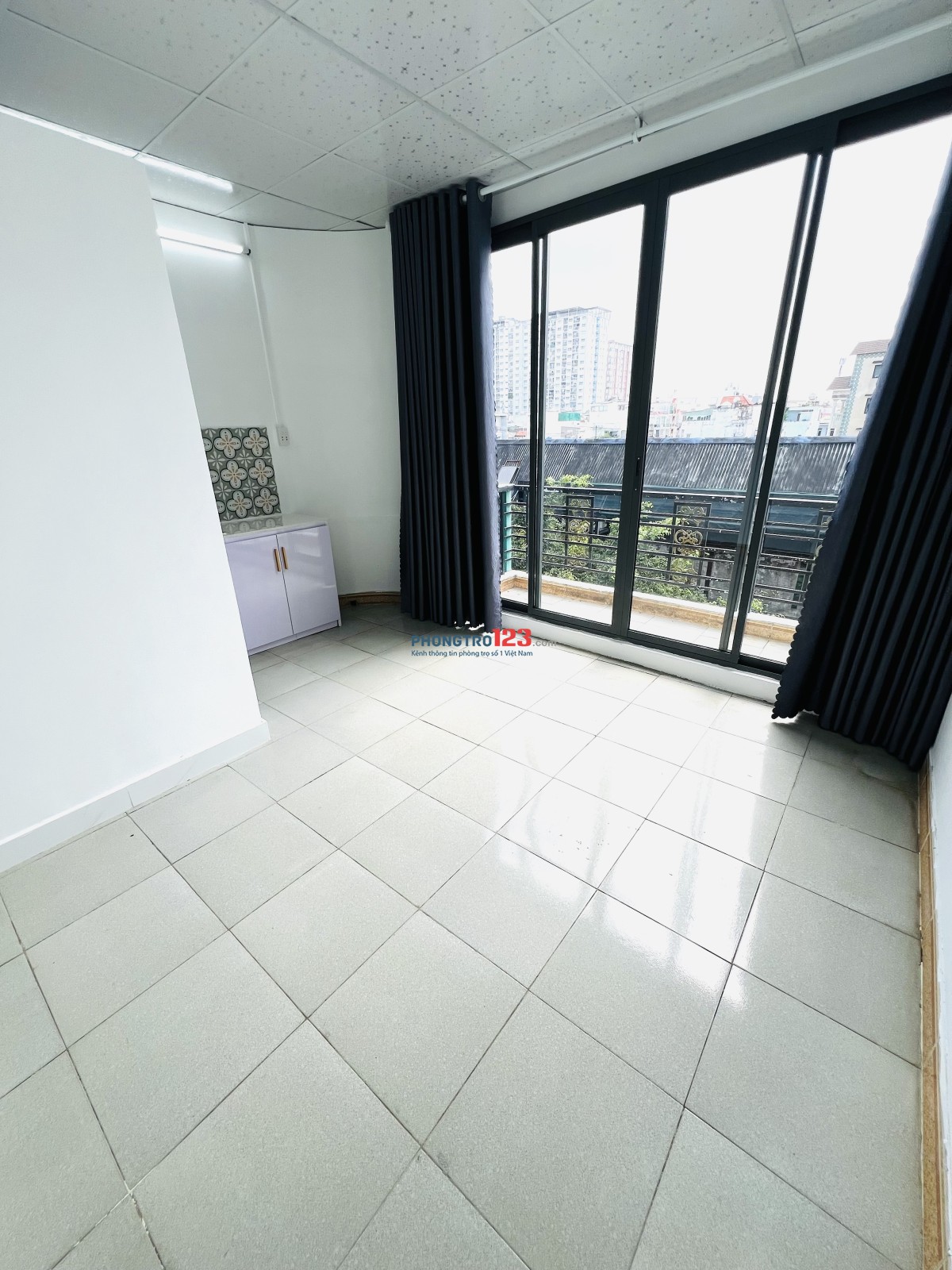 Nhà mới duplex bancon cửa sổ ở ngay