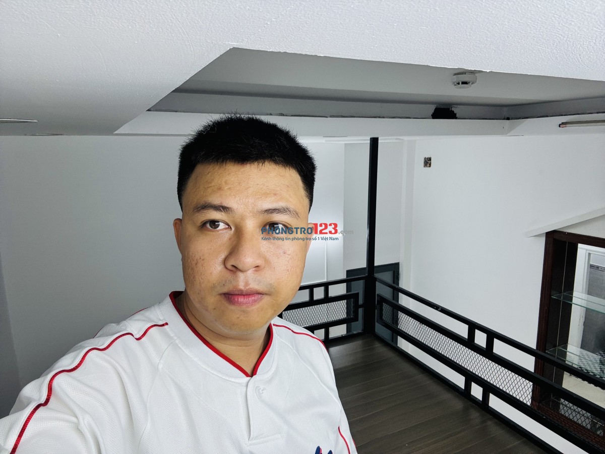 Nhà mới duplex bancon cửa sổ ở ngay