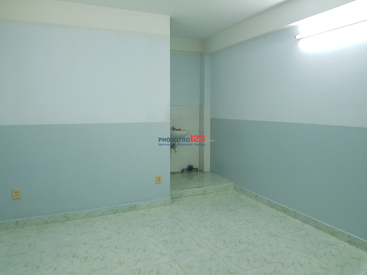 PHÒNG CHO THUÊ 3/71/5/1 THÀNH THÁI, P.14, Q.10. LH: 090 535 1627 (CÔ VÂN)