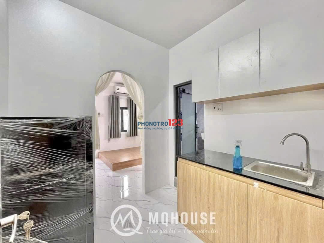 Căn hộ dịch vụ , Full nội thất ,có ban công cực chill