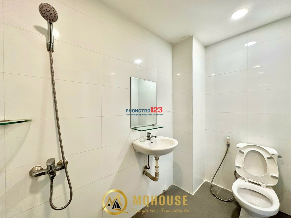 Căn Hộ 1Pn 55m2 balcony máy giặt riêng cửa sổ trời, dọn phòng hằng tuần Nhà thờ Đức Bà, Bason