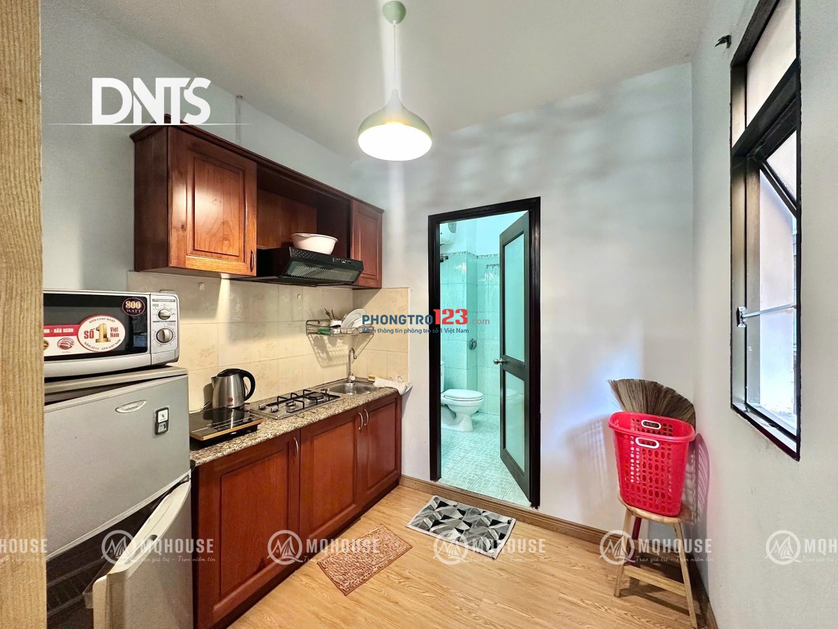 Studio 35m2 ngay khu phố Nhật Vincom Đồng Khởi. Full nội thất, cửa sổ trời gần cầu Bason