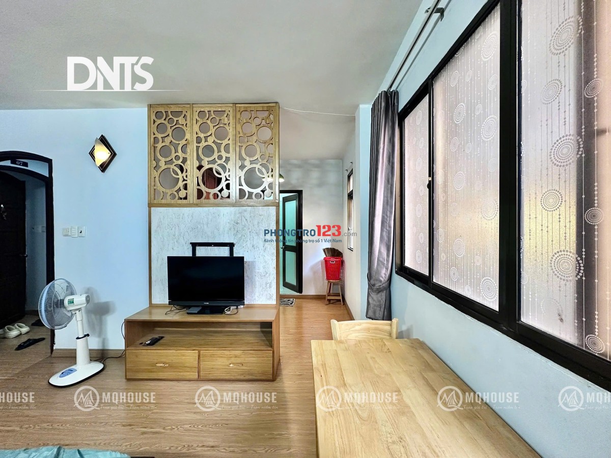 Studio 35m2 ngay khu phố Nhật Vincom Đồng Khởi. Full nội thất, cửa sổ trời gần cầu Bason