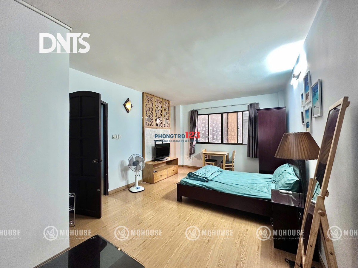 Studio 35m2 ngay khu phố Nhật Vincom Đồng Khởi. Full nội thất, cửa sổ trời gần cầu Bason