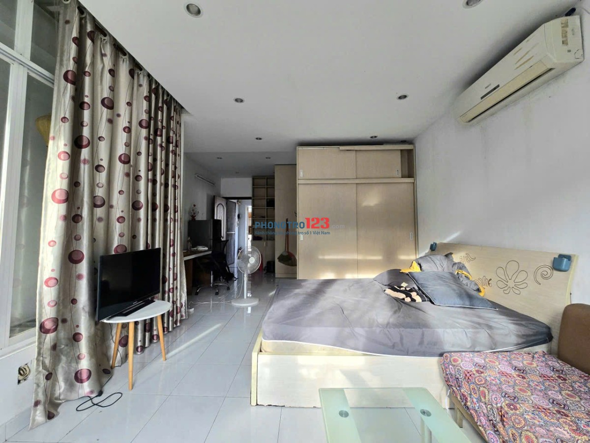 Trọ quận 1 gần Bùi Viên, Chợ Bến Thành, VLU. Full nội thất, ban công to cho nuôi pet