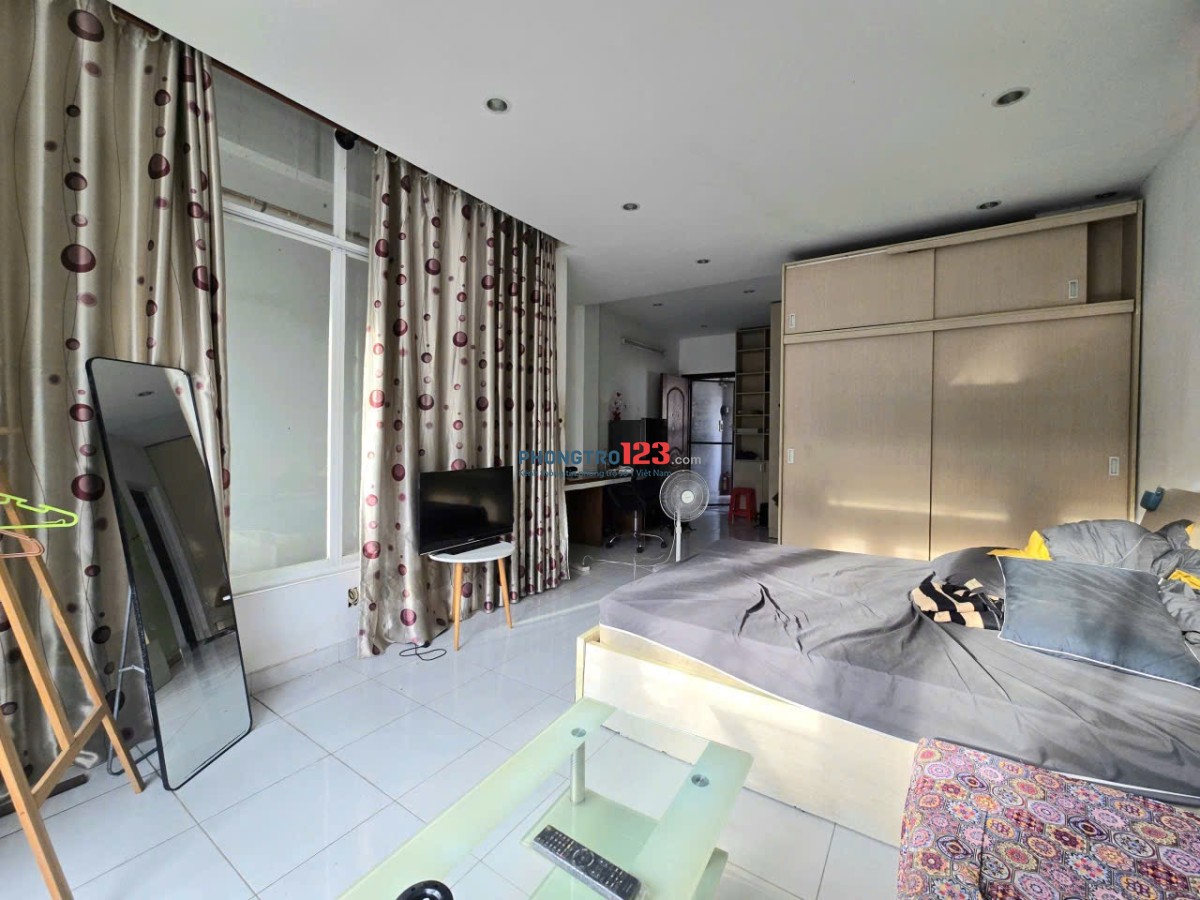 Trọ quận 1 gần Bùi Viên, Chợ Bến Thành, VLU. Full nội thất, ban công to cho nuôi pet