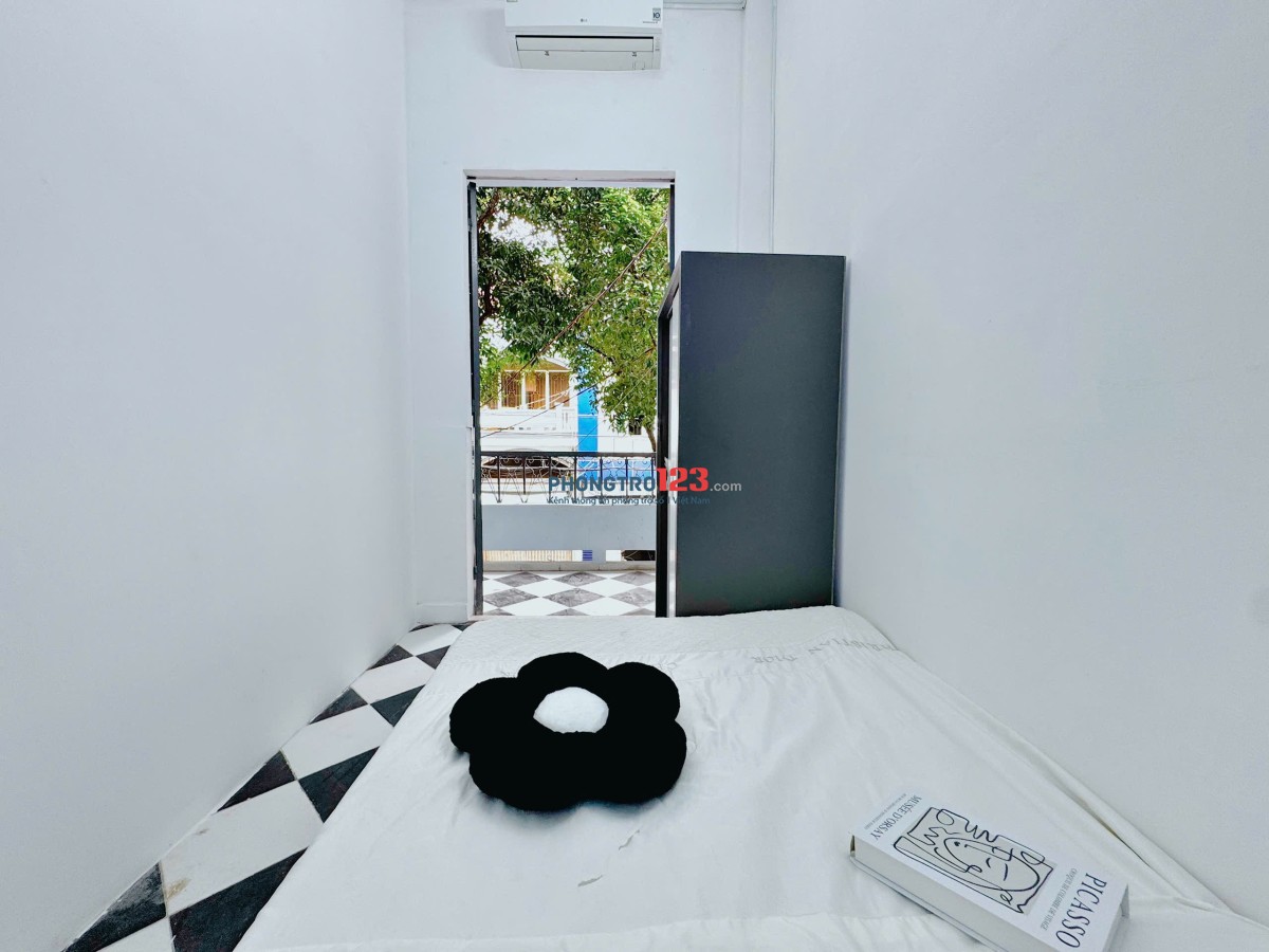 Căn hộ 2pn mới tinh - Full nội thất - có cửa sổ trời, ban công cực thoáng