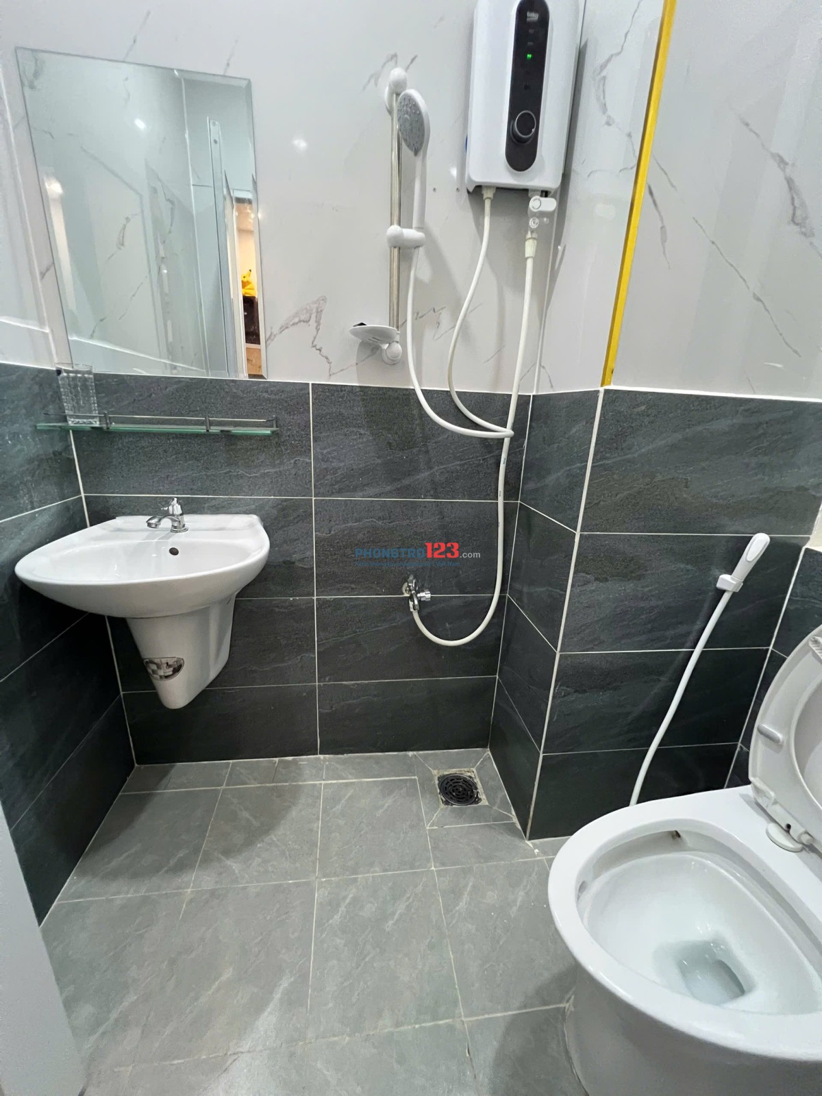 Căn hộ studio rộng 40m2 full nội thất ban công gần sân bay tân sơn nhất ga t3 lăng cha cả