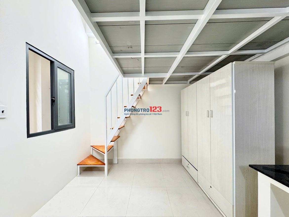 Duplex tiện nghi cửa sổ đón nắng-Thép Mới ngay chợ Hoàng Hoa Thám