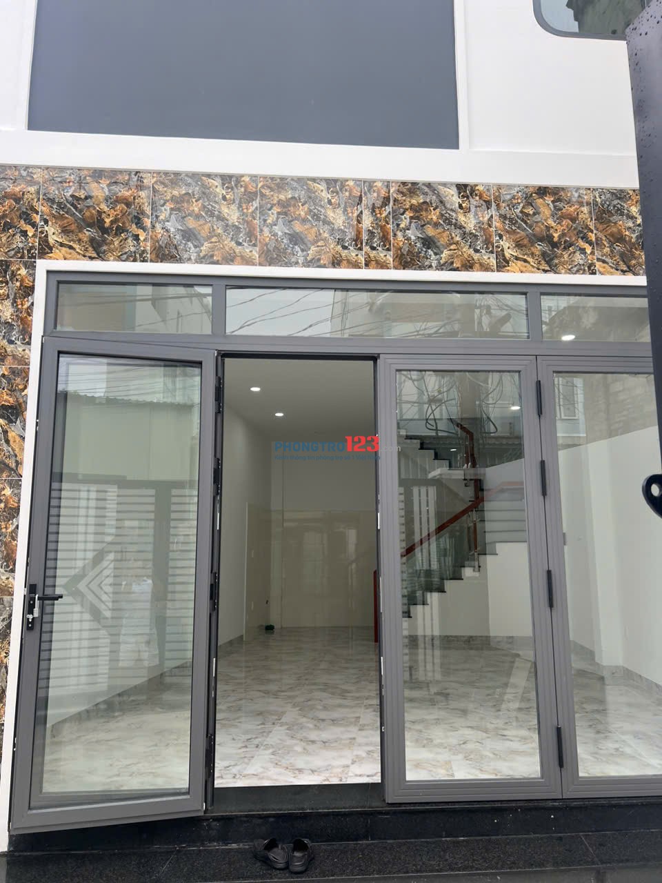 CHO THUÊ NHÀ NGUYÊN CĂN NGAY MỚI XÂY DỰNG 100% ĐƯỜNG LÊ VĂN VIỆT