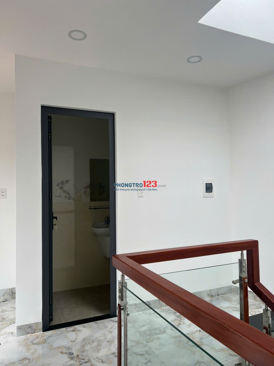 CHO THUÊ NHÀ NGUYÊN CĂN NGAY MỚI XÂY DỰNG 100% ĐƯỜNG LÊ VĂN VIỆT