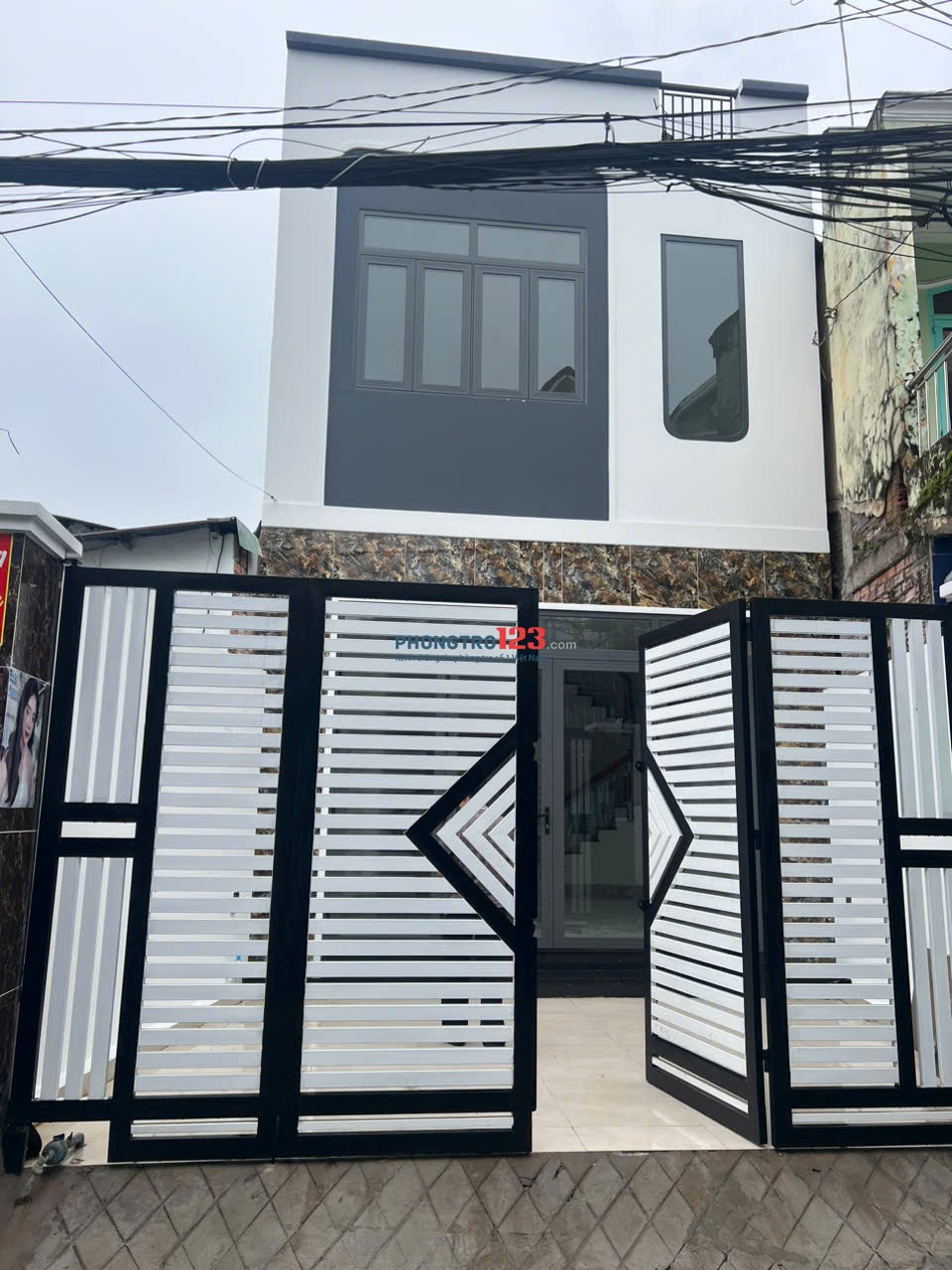 CHO THUÊ NHÀ NGUYÊN CĂN NGAY MỚI XÂY DỰNG 100% ĐƯỜNG LÊ VĂN VIỆT