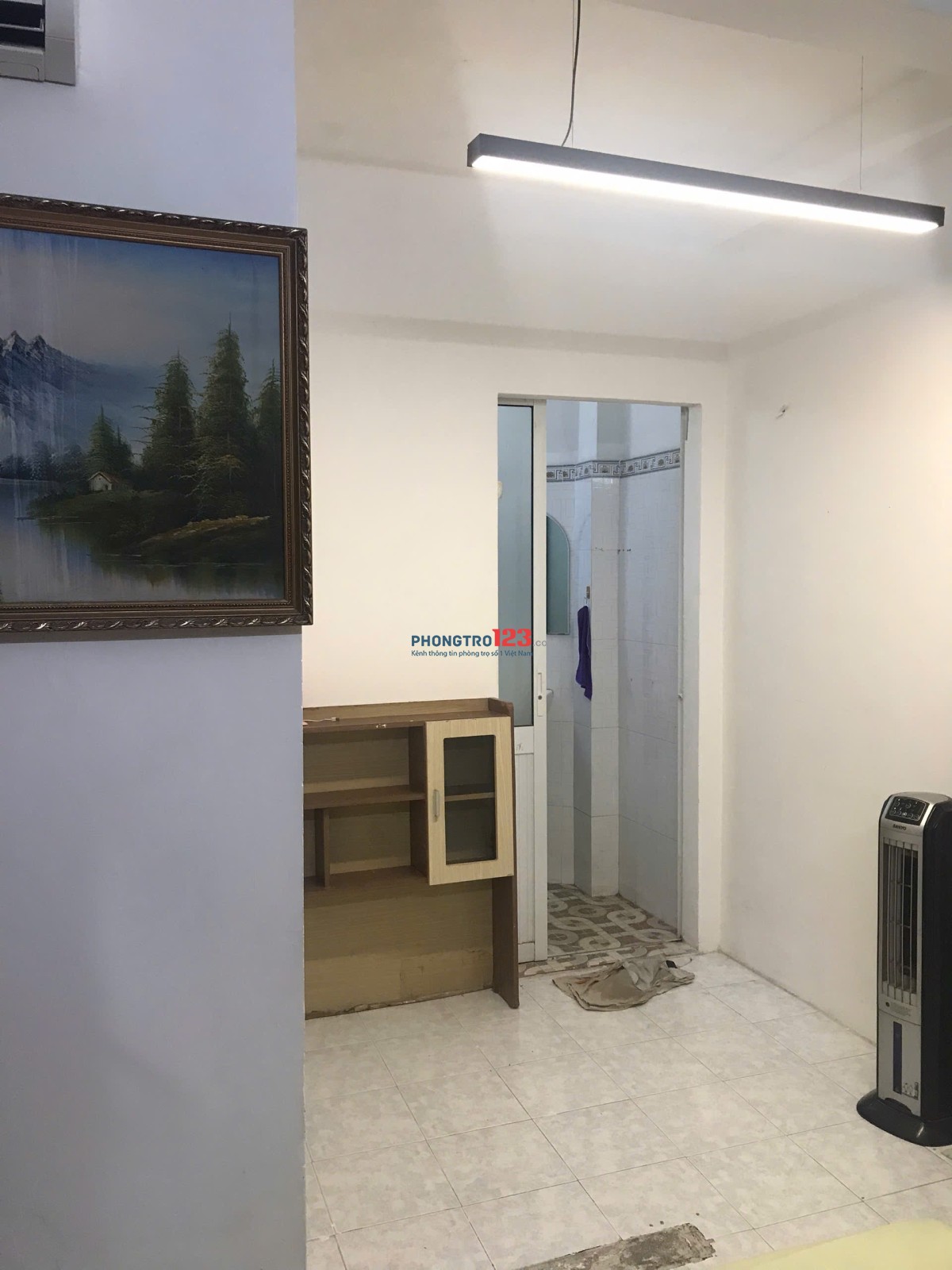 Cho thuê phòng trọ ban công + cửa sổ thoáng mát – giá cực tốt! Đường Trần Đình Xu, Quận 1