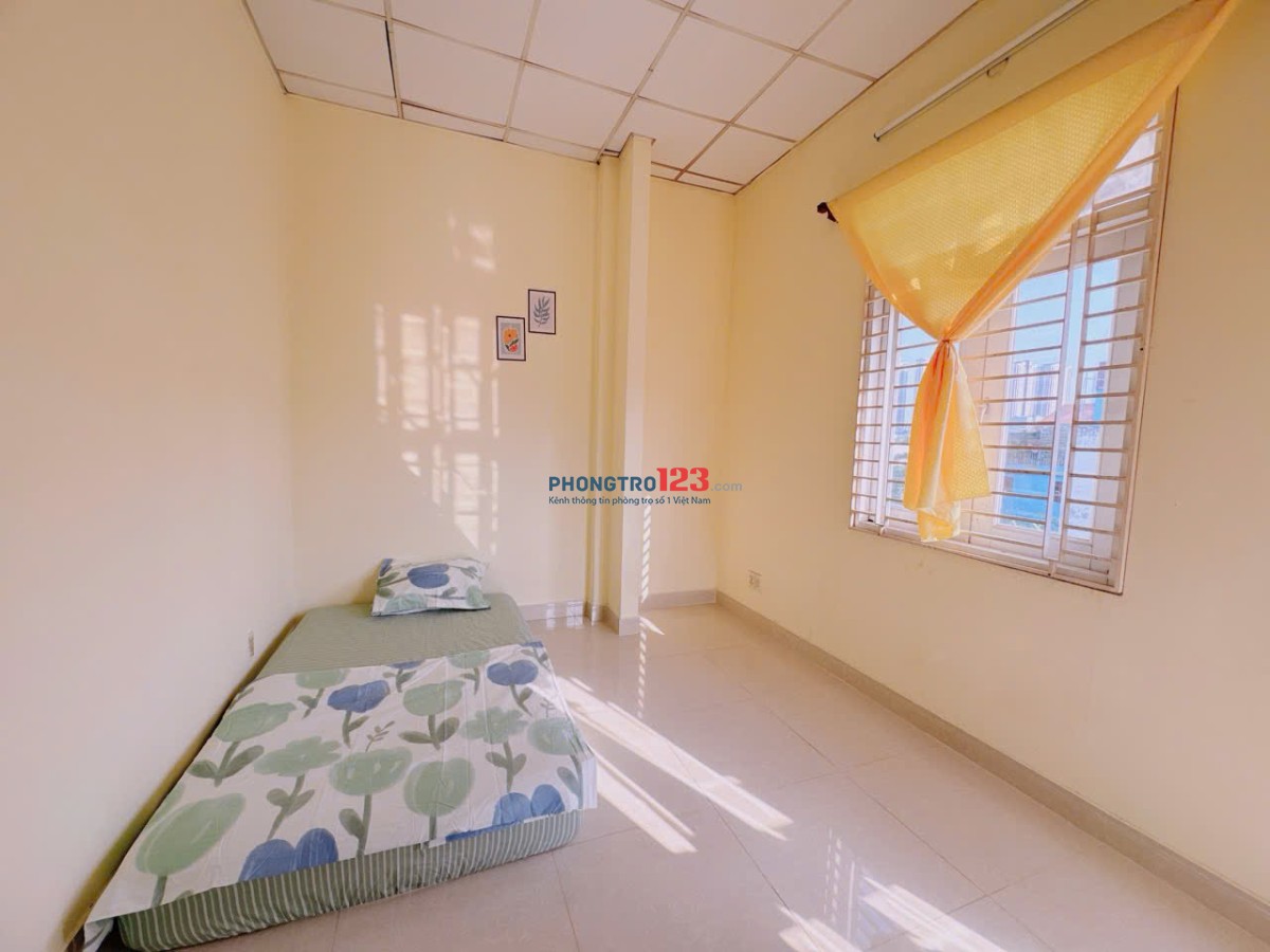 PHÒNG ĐẸP GIÁ RẺ. GIÁ: 3tr8 – FULL NỘI THẤT – BAN CÔNG TO + CỬA SỔ