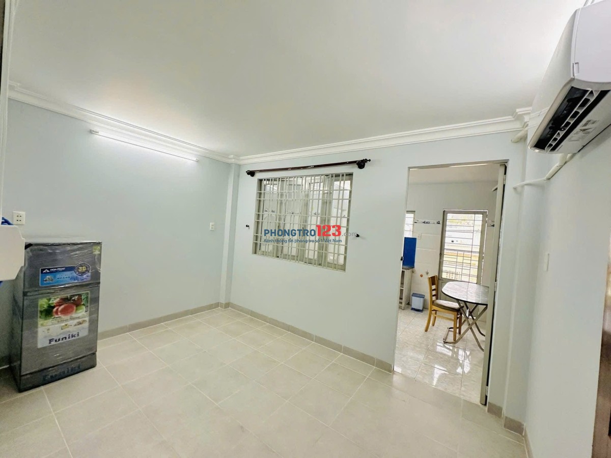 PHÒNG FULL NỘI THẤT NGAY QUẬN 4, ĐI QUA Q1 CHỈ 5P