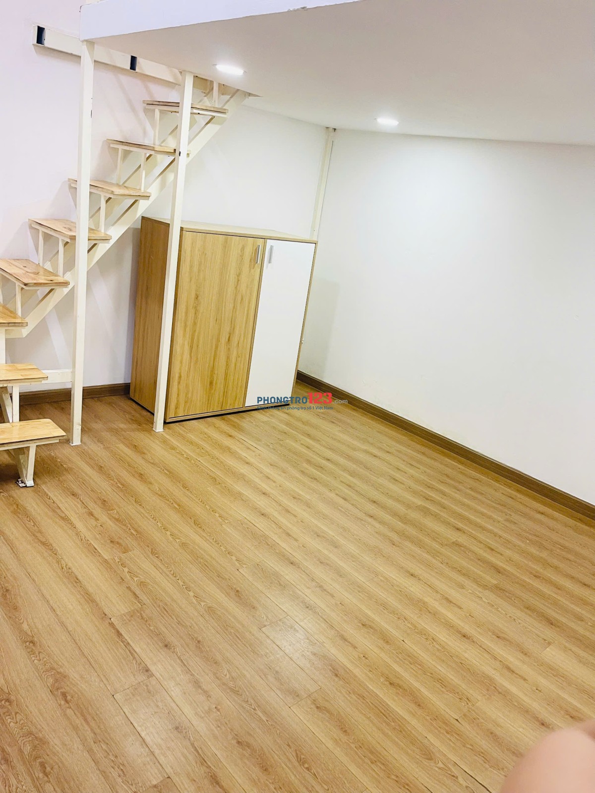 CHDV 30m2 gác cao cửa sổ lớn đường Giải Phóng Tân Bình chỉ 5,5 triệu