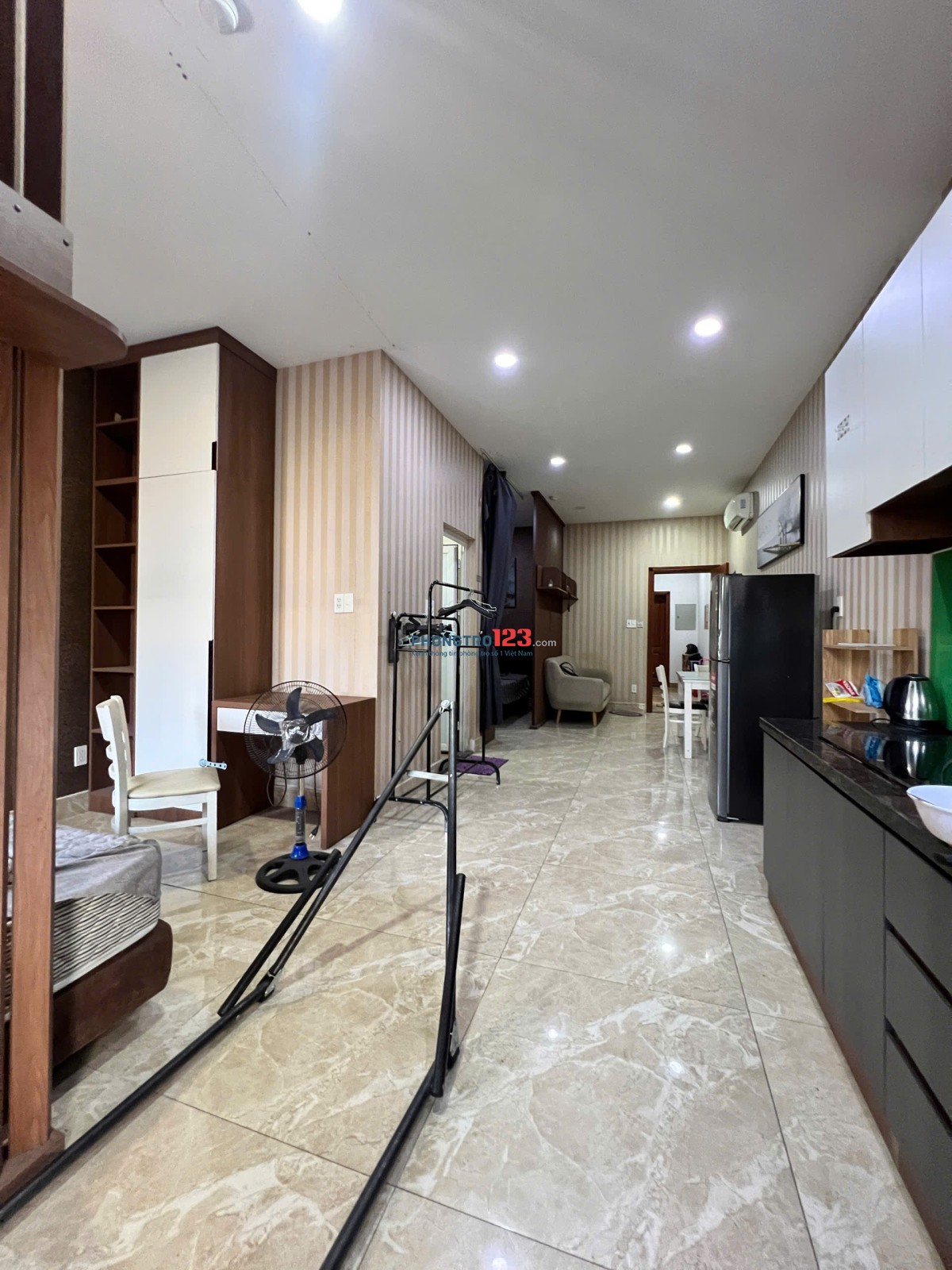  PHÒNG TRỌ 2 PHÒNG NGỦ – FULL NỘI THẤT – CHỈ 4 TRIỆU/THÁNG – QUẬN 9 (TP. THỦ ĐỨC) Đ/c: Nguyễn