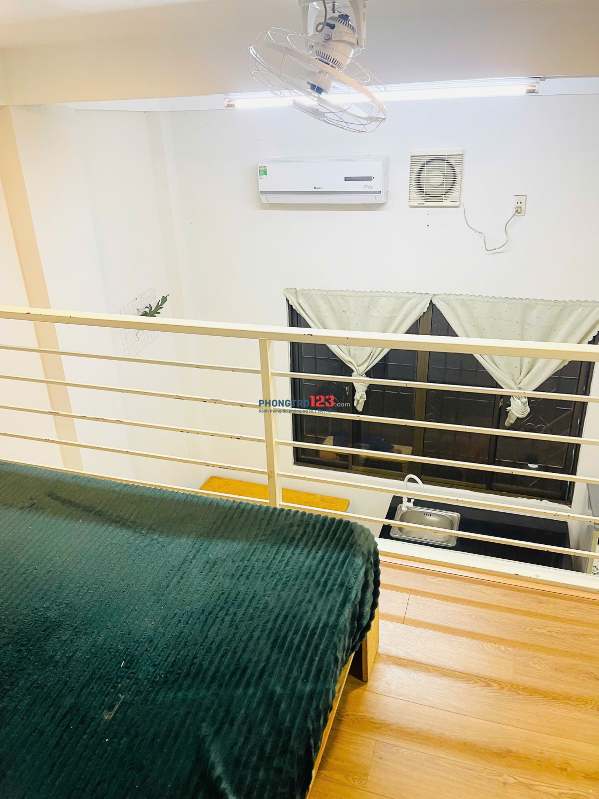 CHDV 30m2 gác cao cửa sổ lớn đường Giải Phóng Tân Bình chỉ 5,5 triệu