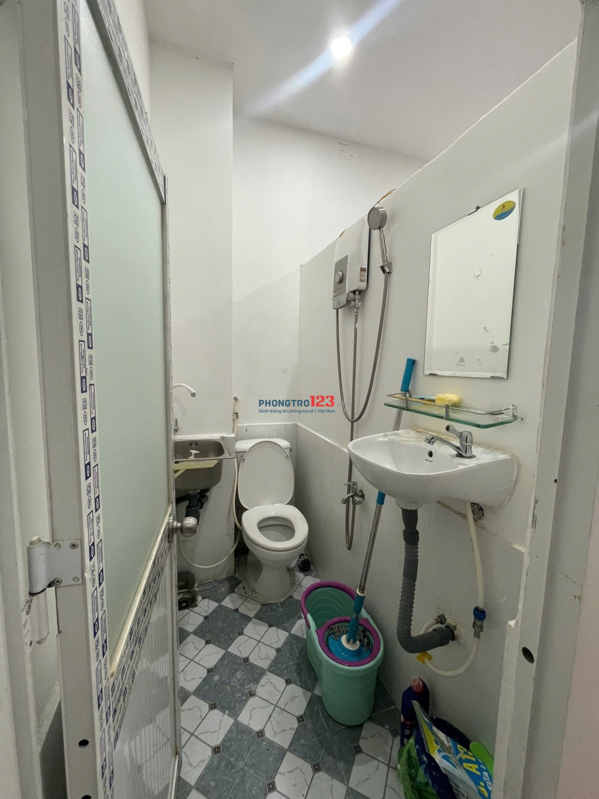 CHO THUÊ PHÒNG BAN CÔNG GIÁ RẺ Ở NGUYỄN TRÃI Q1 GẦN CV 23 THÁNG 9, ngã sáu Phù Đổng