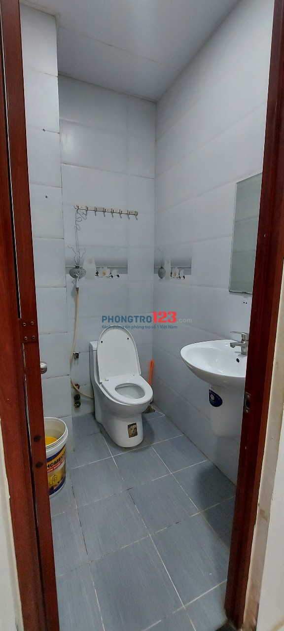 Cho thuê phòng trọ đường Nguyễn văn quá, Quận 12 phòng có máy lạnh